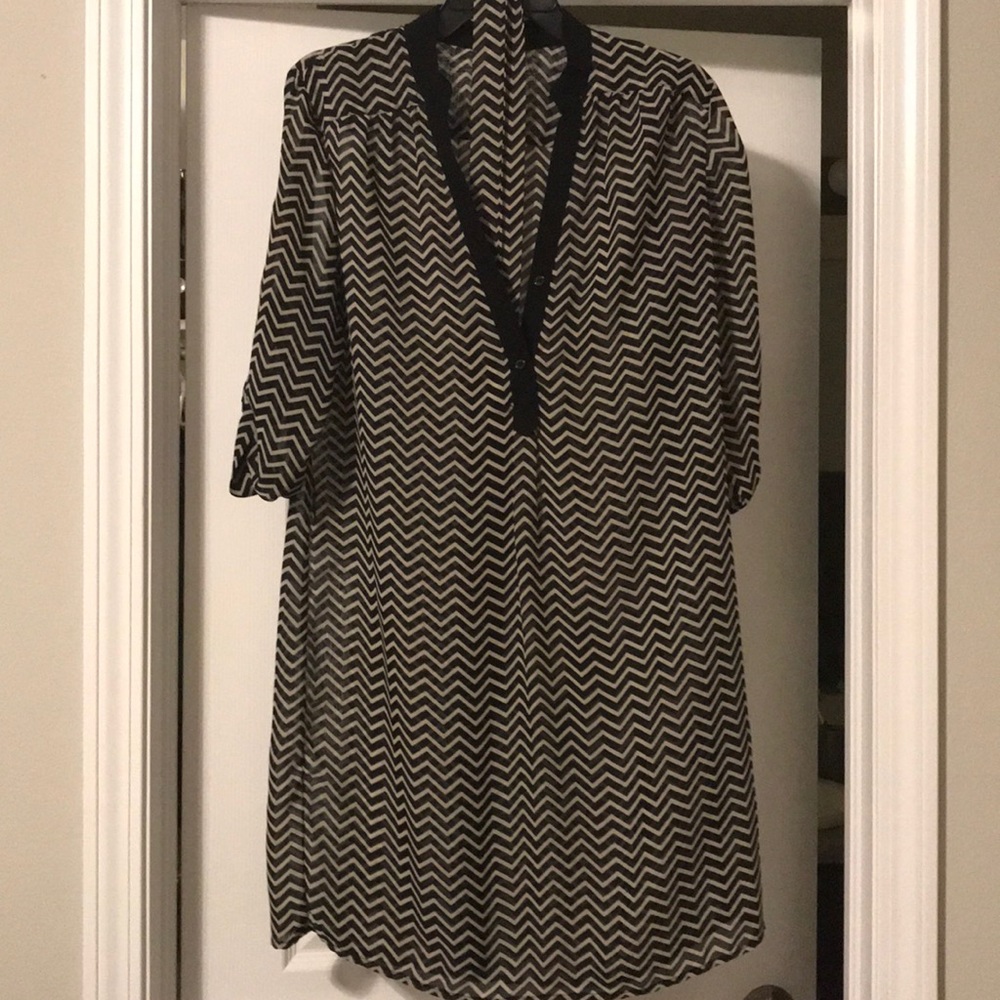 Dress - Picture 2 of 4